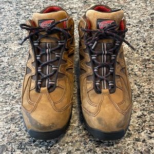 Red Wing Mens safety shoe #6672 size 10EE
